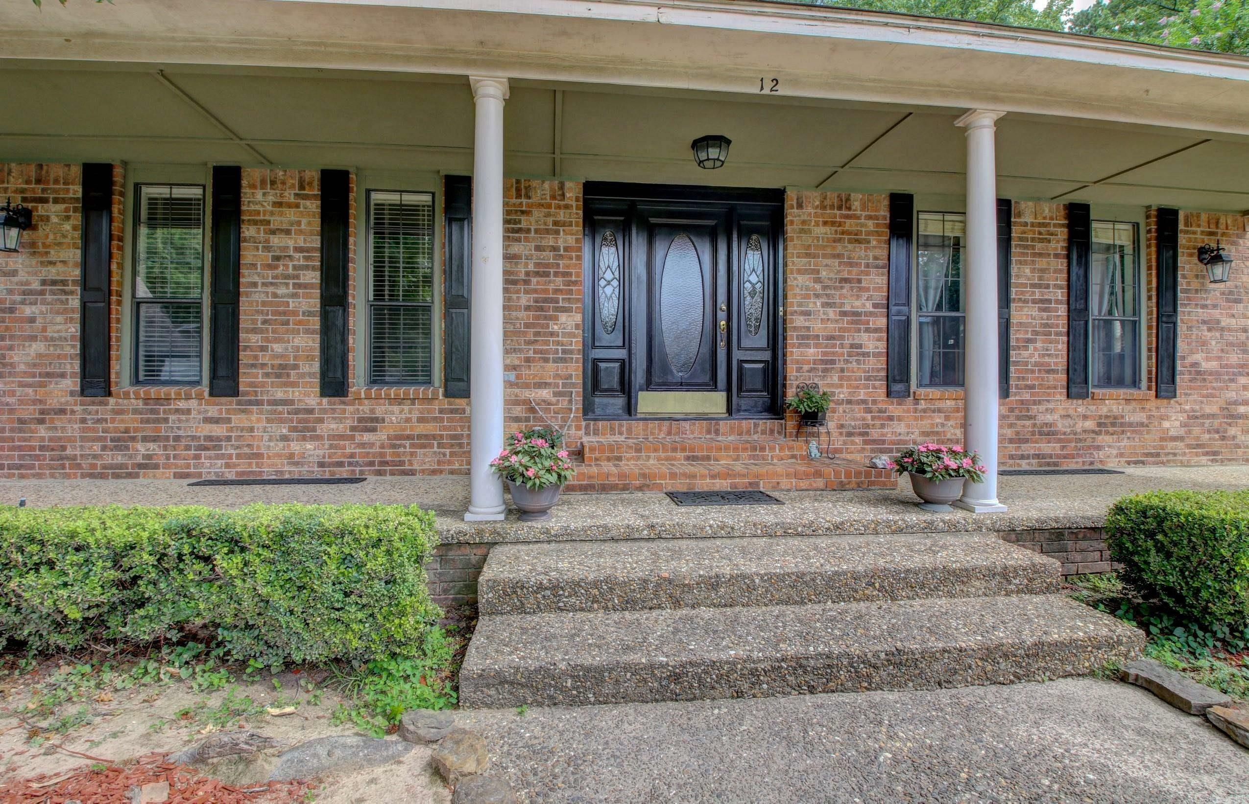 Property Photo:  12 Sharondale Place  AR 72113 