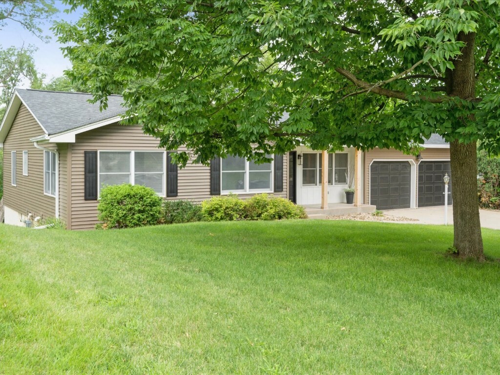 Property Photo:  3607 Terrace Hill Dr NE  IA 52402 