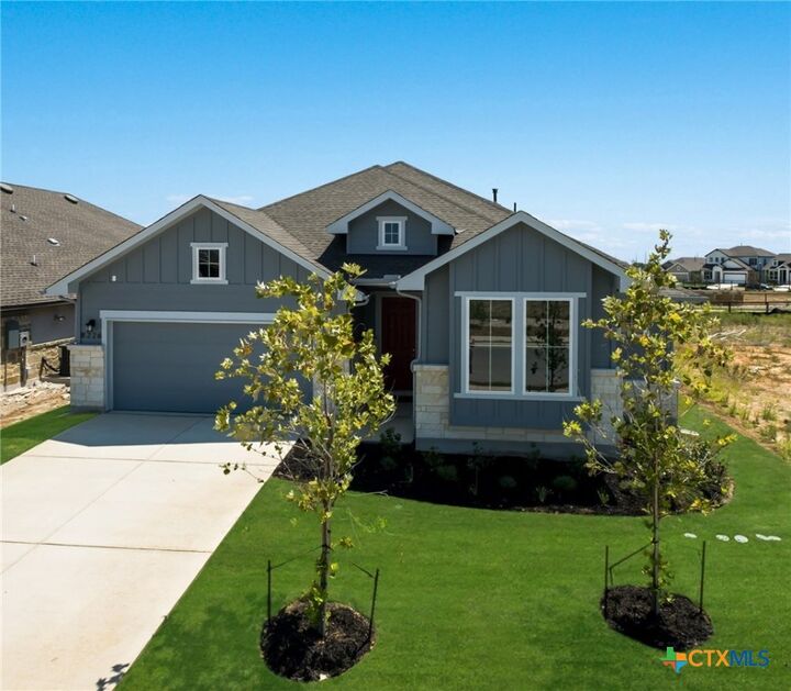 Property Photo: 8226 Chalk Trace TX 78154