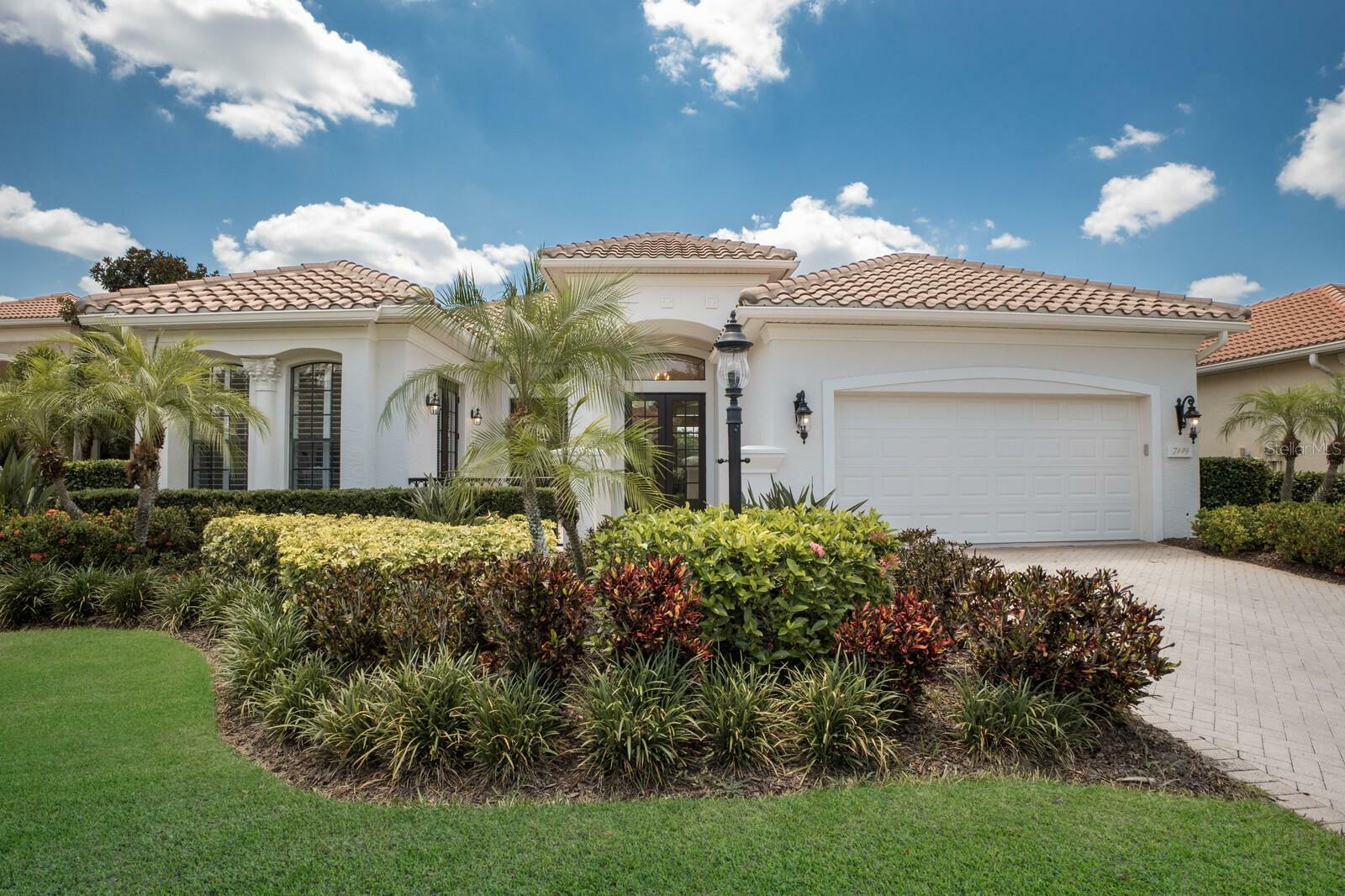 Property Photo:  7149 Whitemarsh Circle  FL 34202 