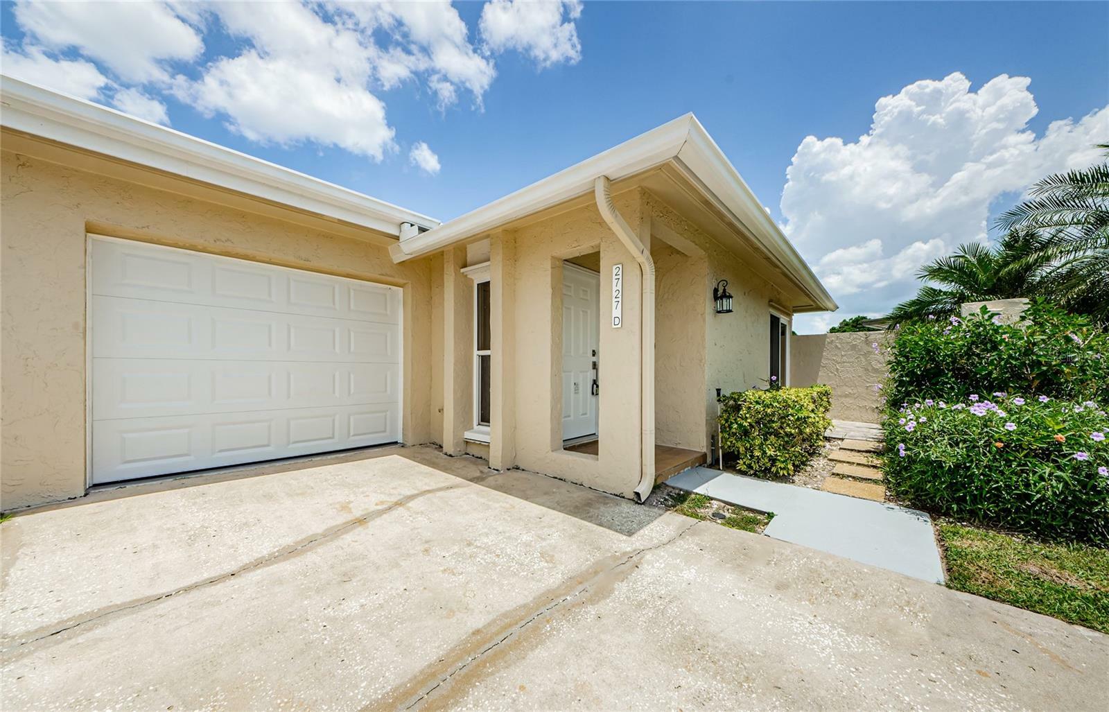 Property Photo:  2727 Sherbrooke Lane D  FL 34684 