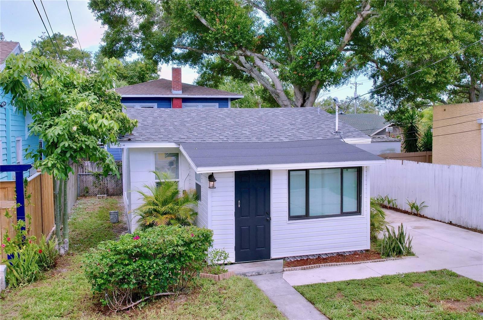 Property Photo:  602 S Prospect Avenue  FL 33756 