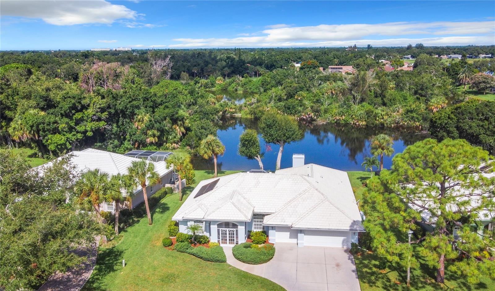 Property Photo: 490 Lake Of The Woods Drive FL 34293