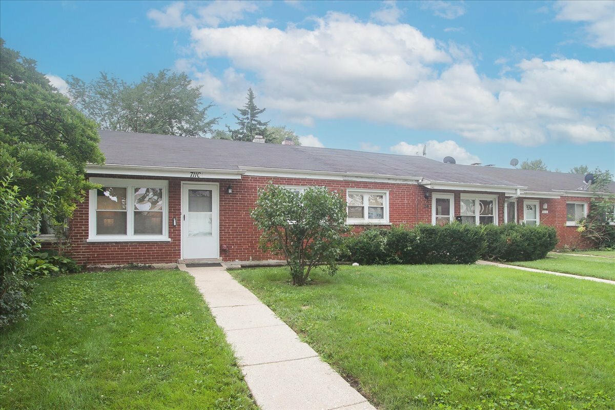 Property Photo:  711 Dulles Road C  IL 60016 