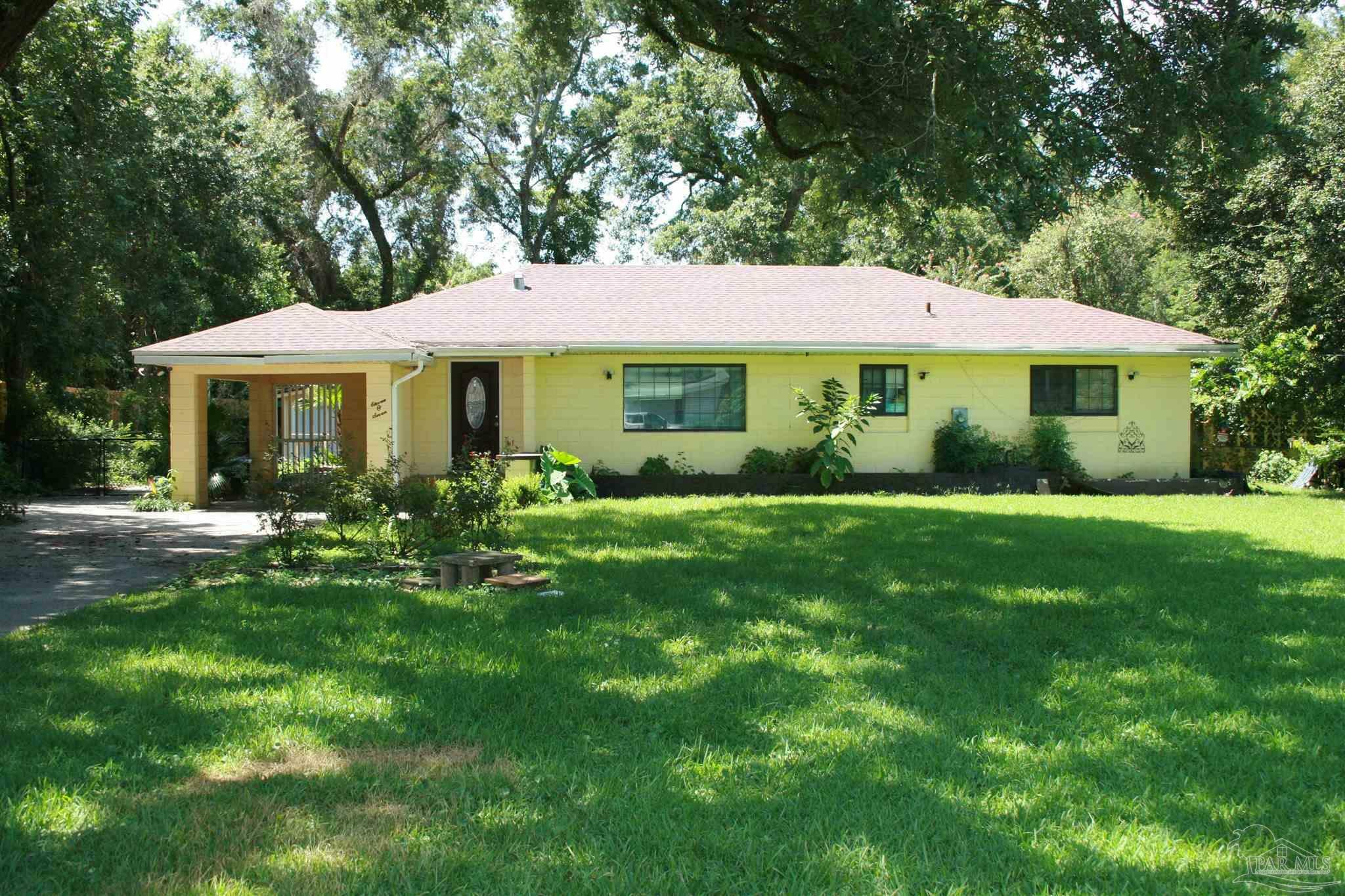 Property Photo:  1107 Arden St  FL 32504 