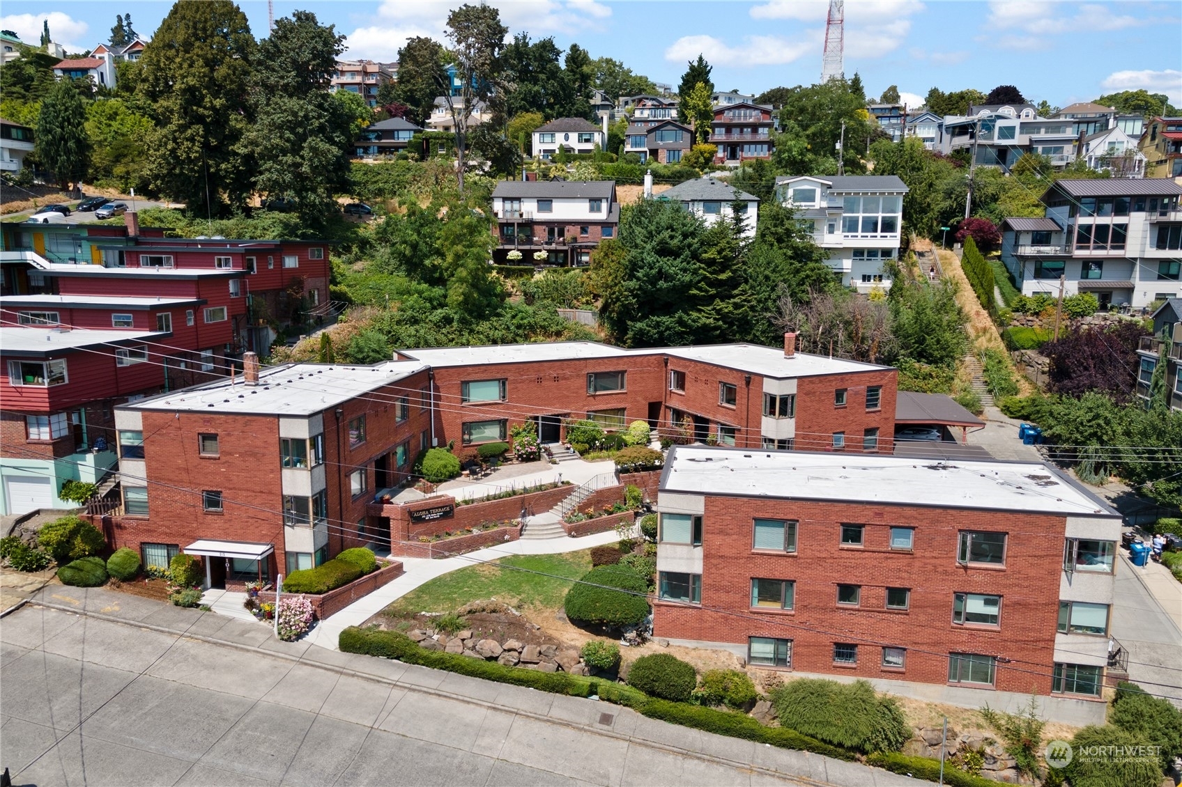 Property Photo: 212 Aloha Street 101 WA 98109