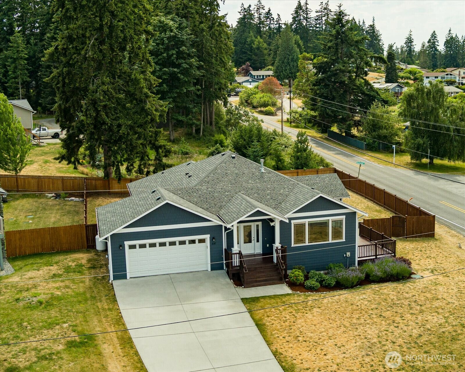 Property Photo:  516  Birch Street  WA 98277 