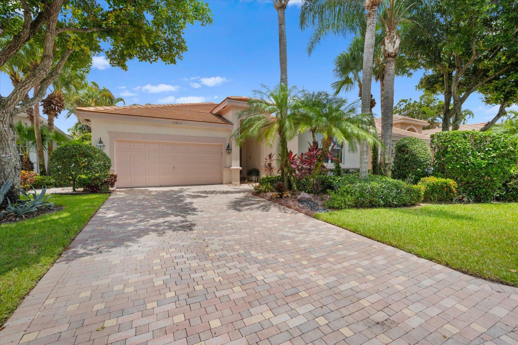 Property Photo:  10823 Royal Devon Way  FL 33449 