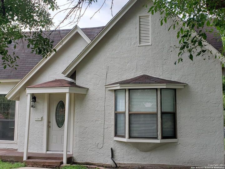 Property Photo: 1406 Hicks Ave TX 78210