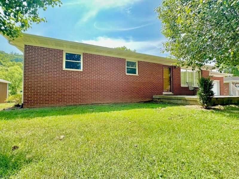 Property Photo: 204 Glen Drive OH 45631