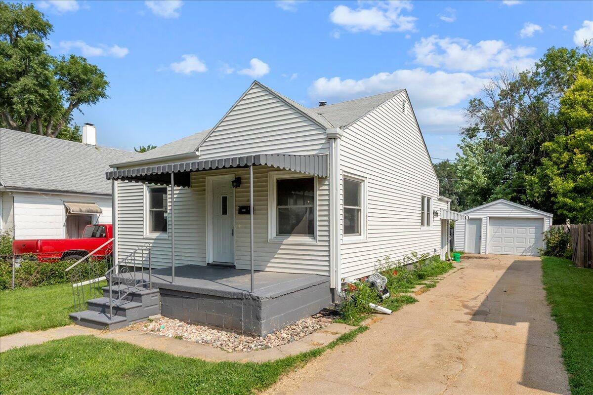 Property Photo:  2218 Avenue C  IA 51501 