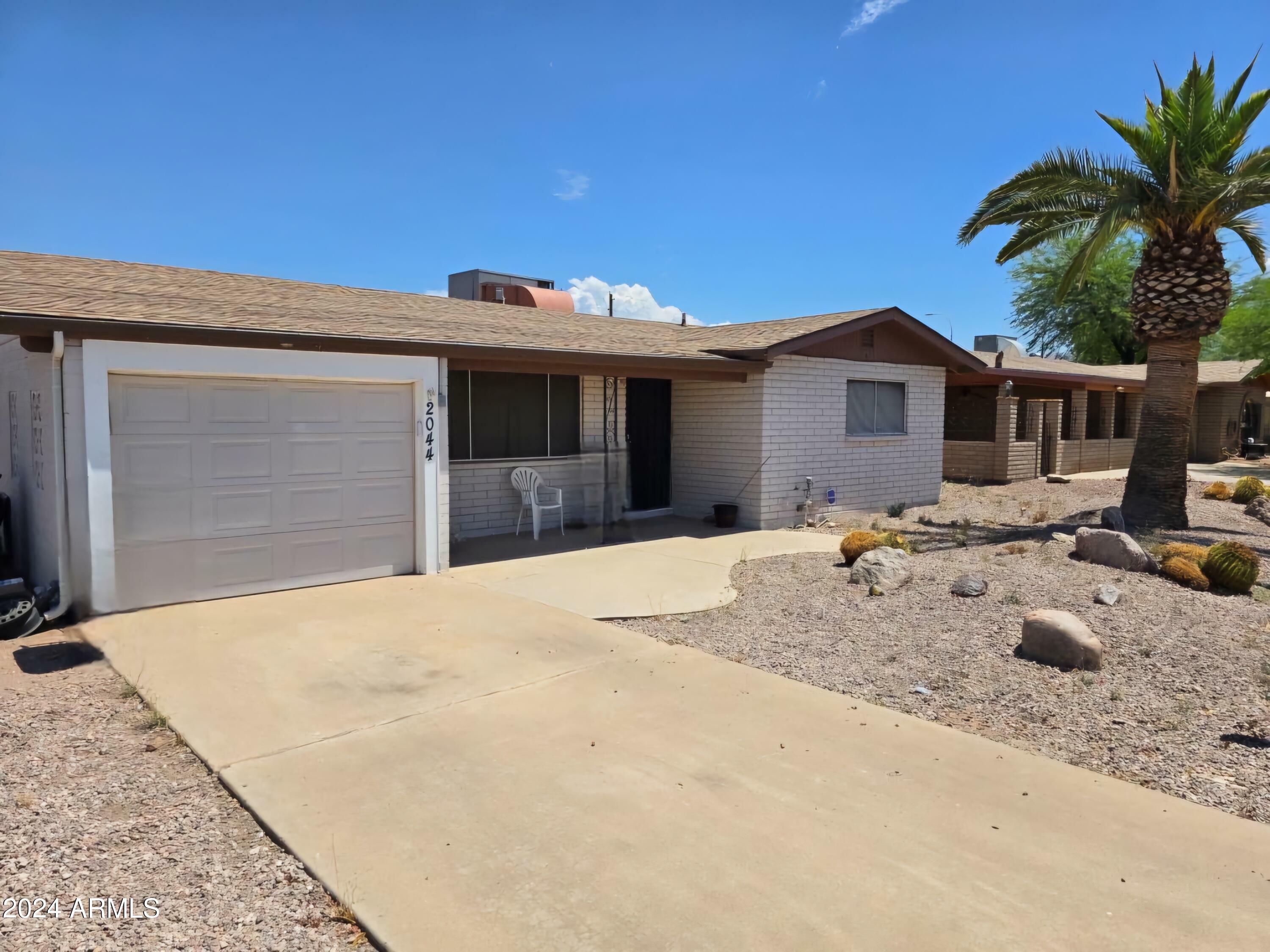 Property Photo:  2044 W 9th Avenue  AZ 85120 