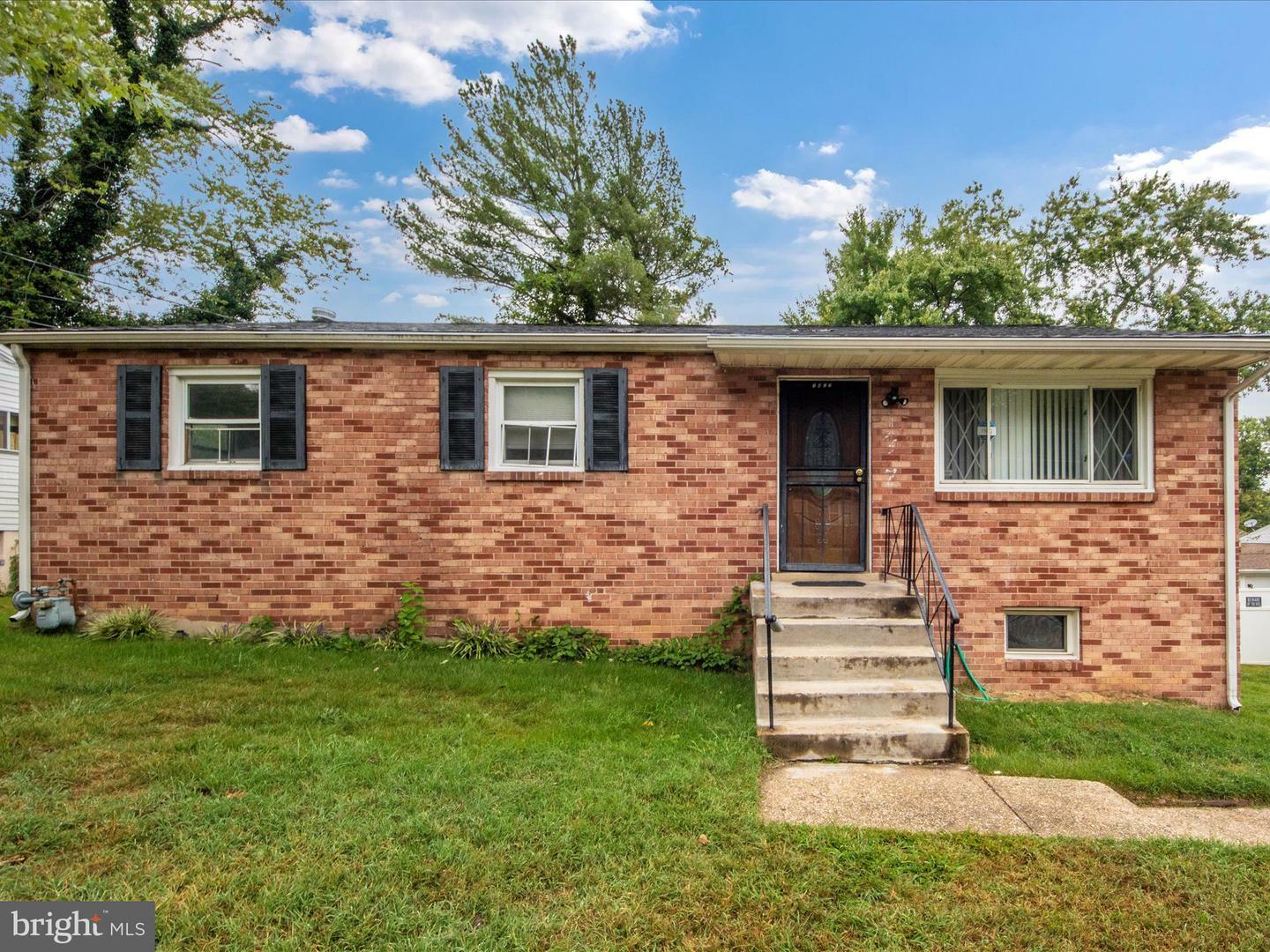 Property Photo:  1417 Woodlark Drive  MD 20747 