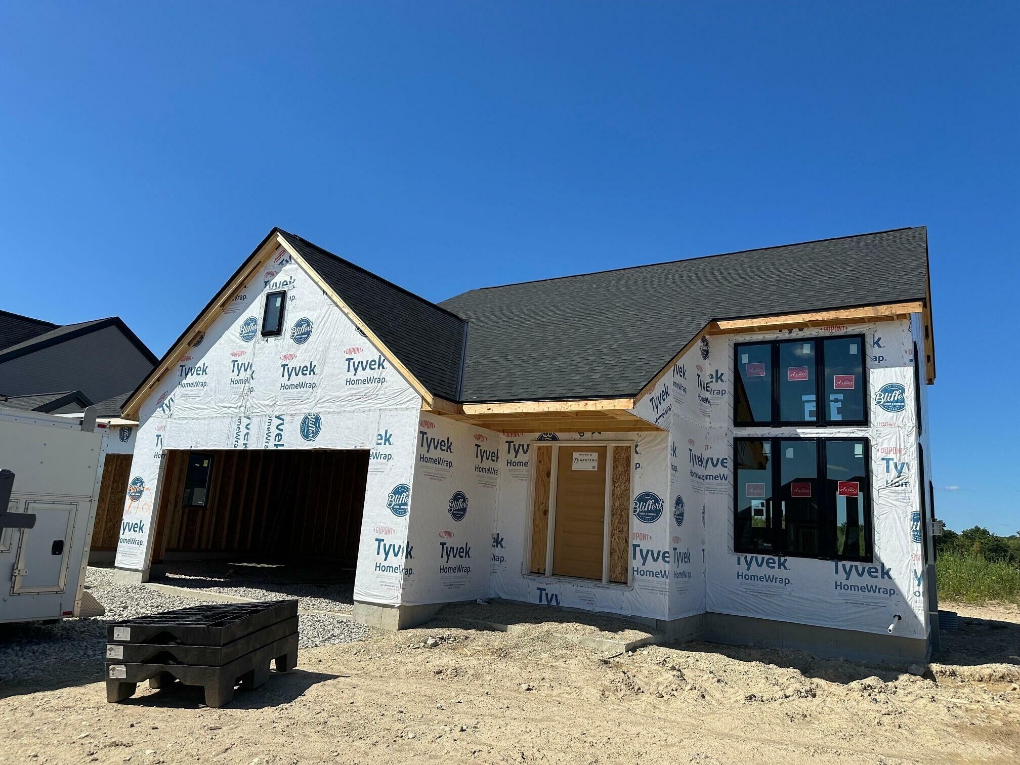 Property Photo: 712 Panorama Dr WI 53188