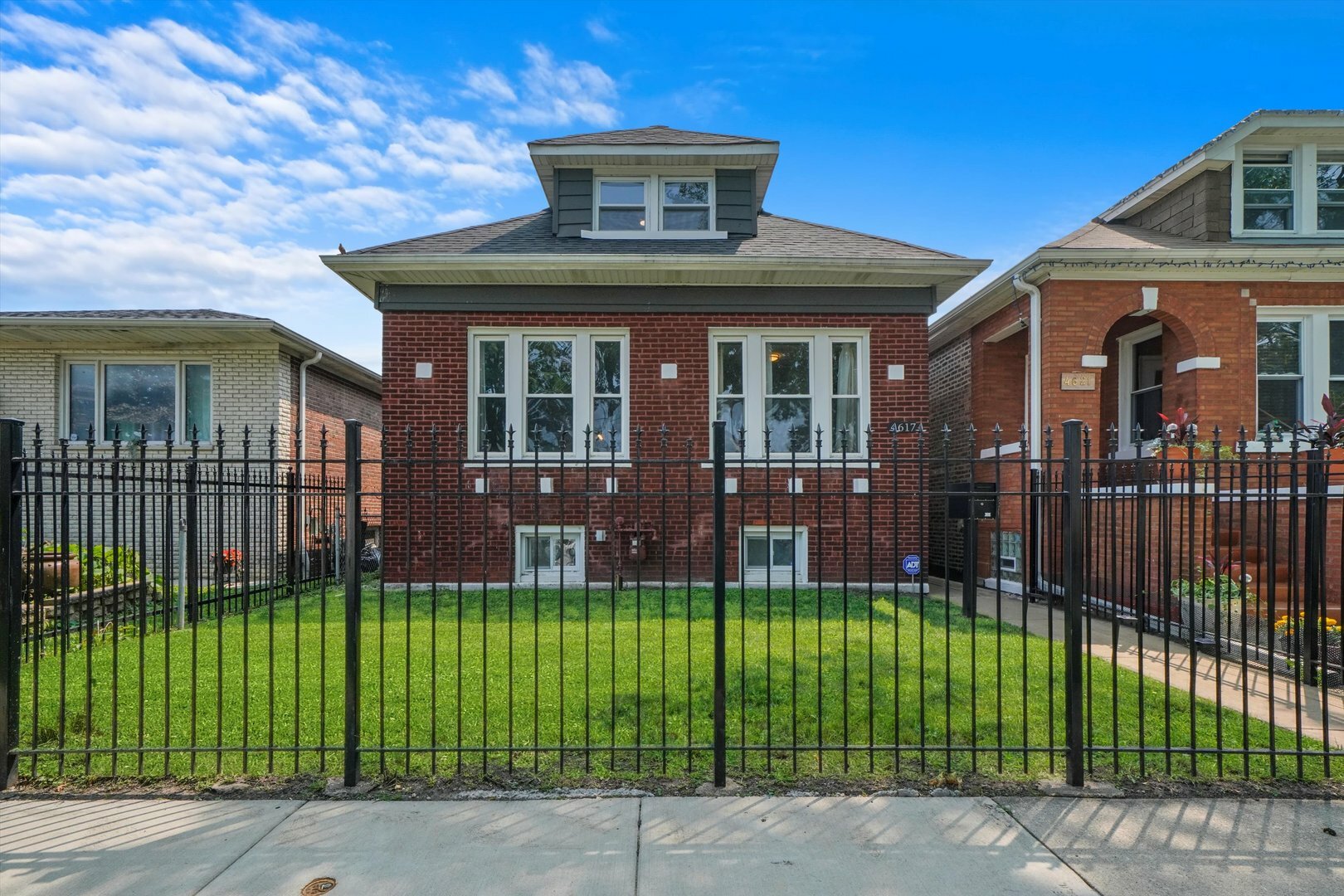 Property Photo:  4617 W McLean Avenue  IL 60639 