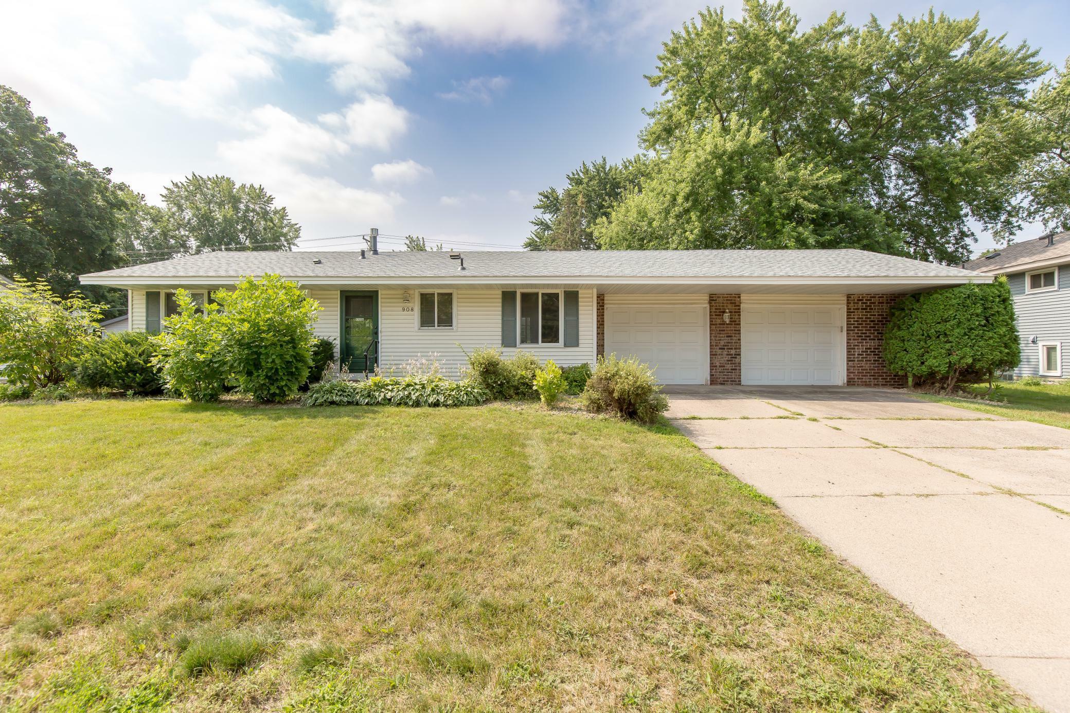 Property Photo:  908 Whitney Drive  MN 55124 