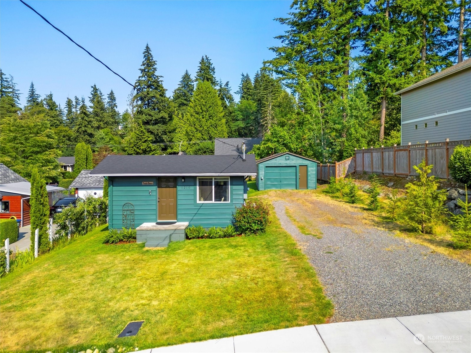 Property Photo:  1210 Xenia Street  WA 98229 