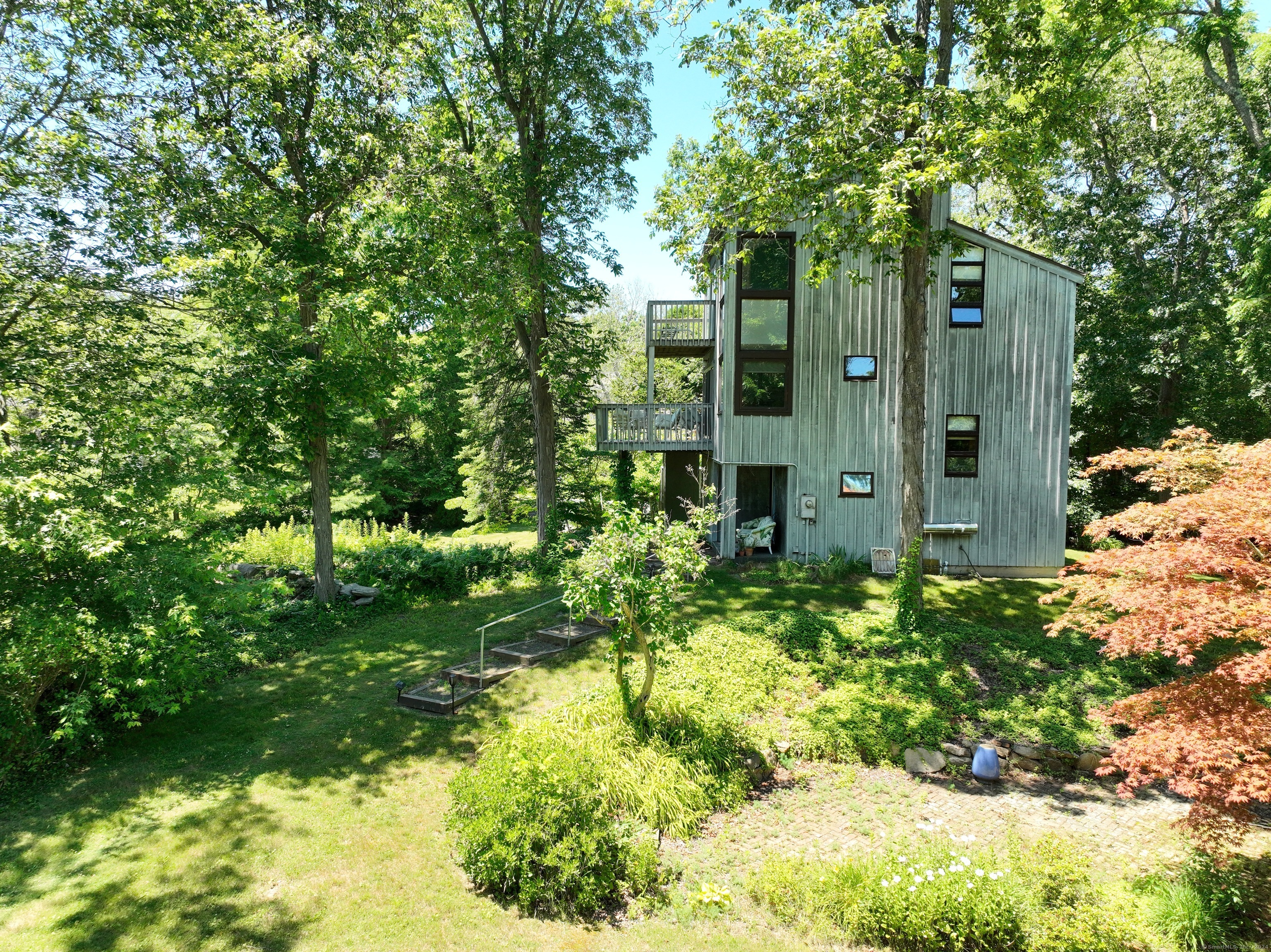 Property Photo:  70 Thimble Island Road  CT 06405 