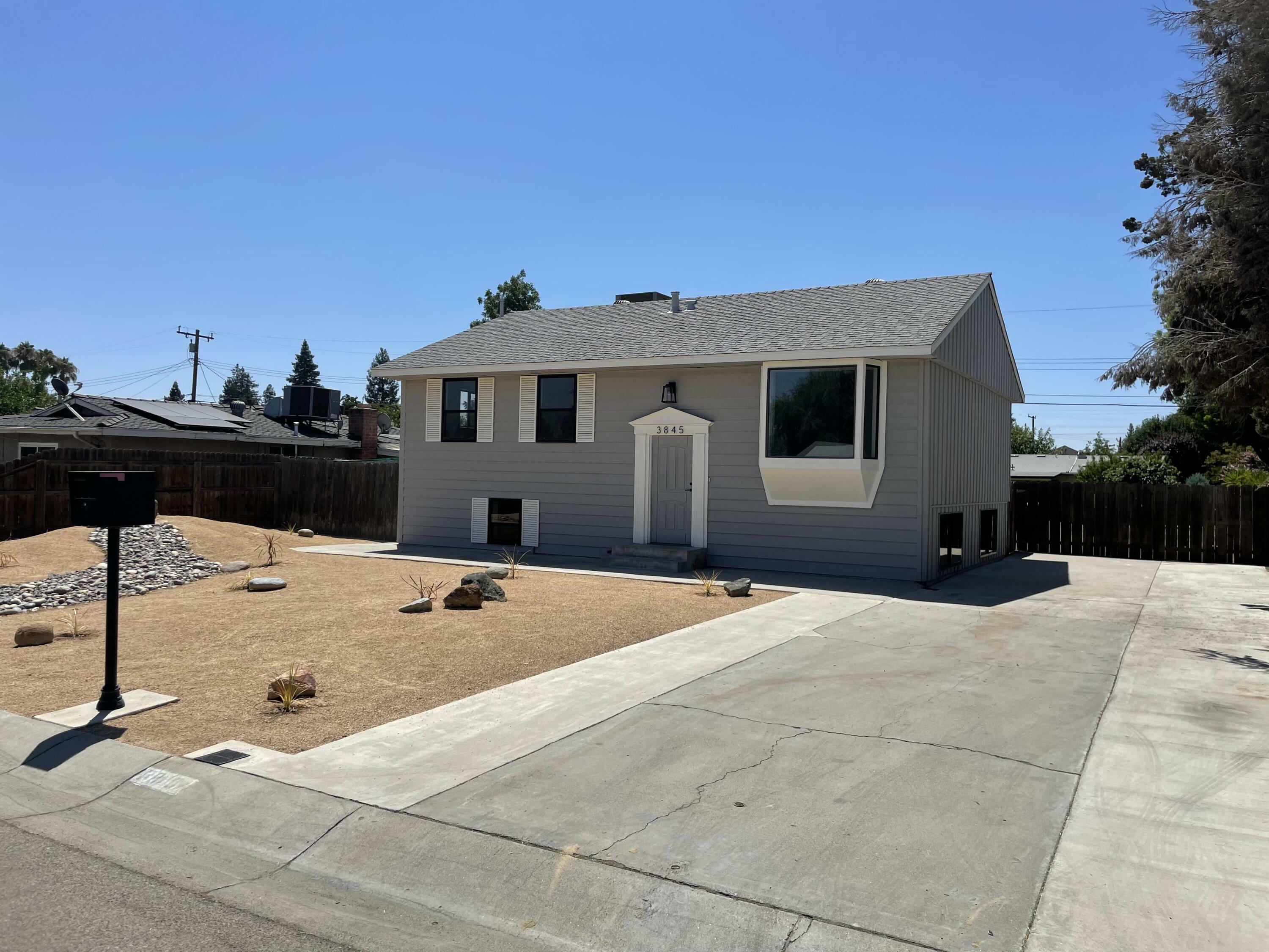 Property Photo:  3845 W Cambridge Avenue  CA 93277 