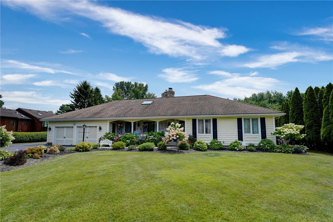 Property Photo:  757 Stony Point Road  NY 14559 