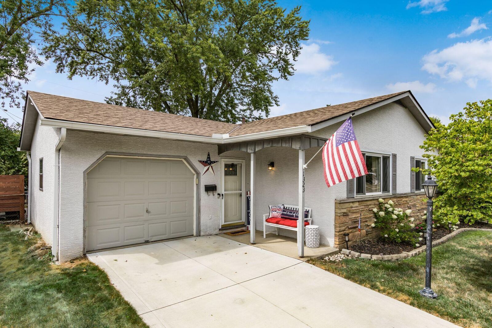 Property Photo: 1323 Cranwood S Square OH 43229