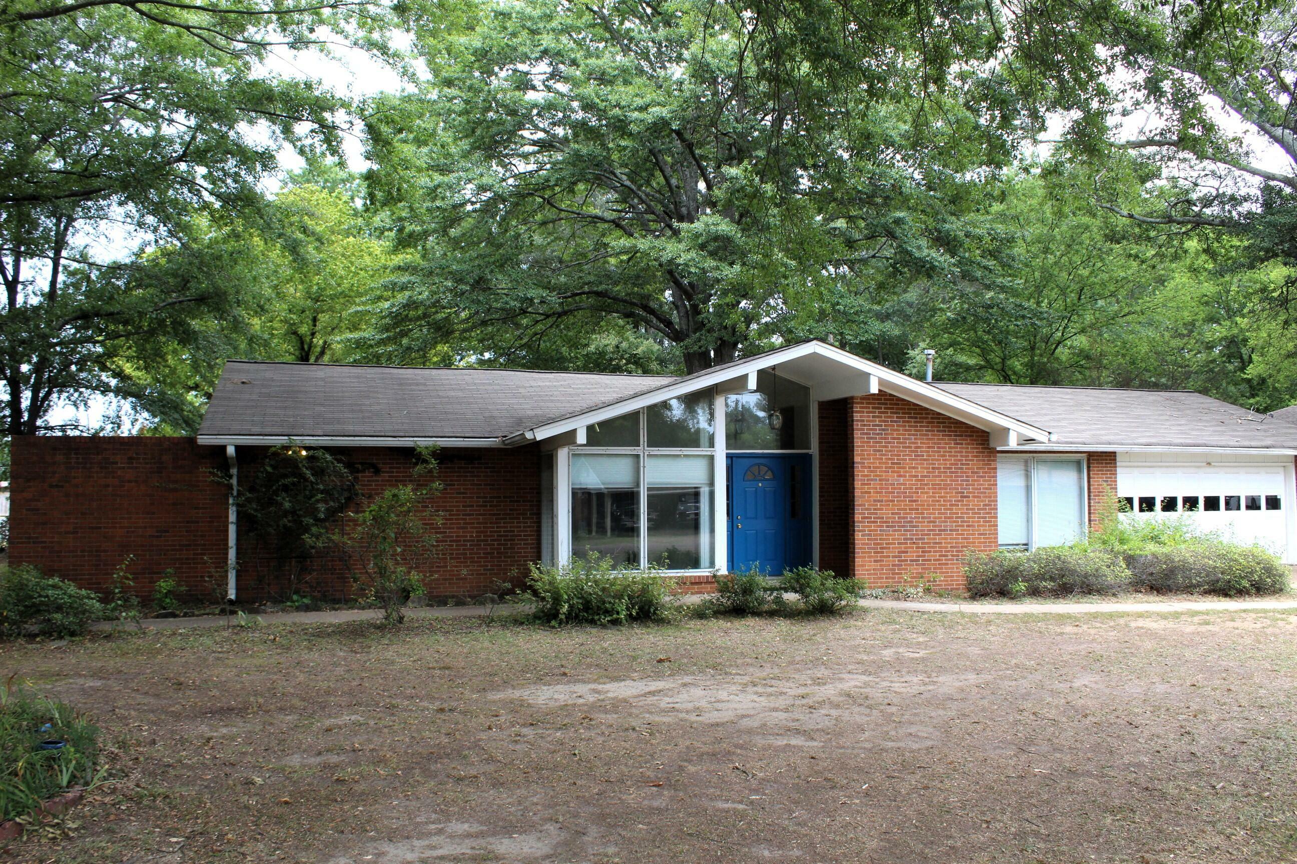 Property Photo:  519 Airline Rd  MS 39702 