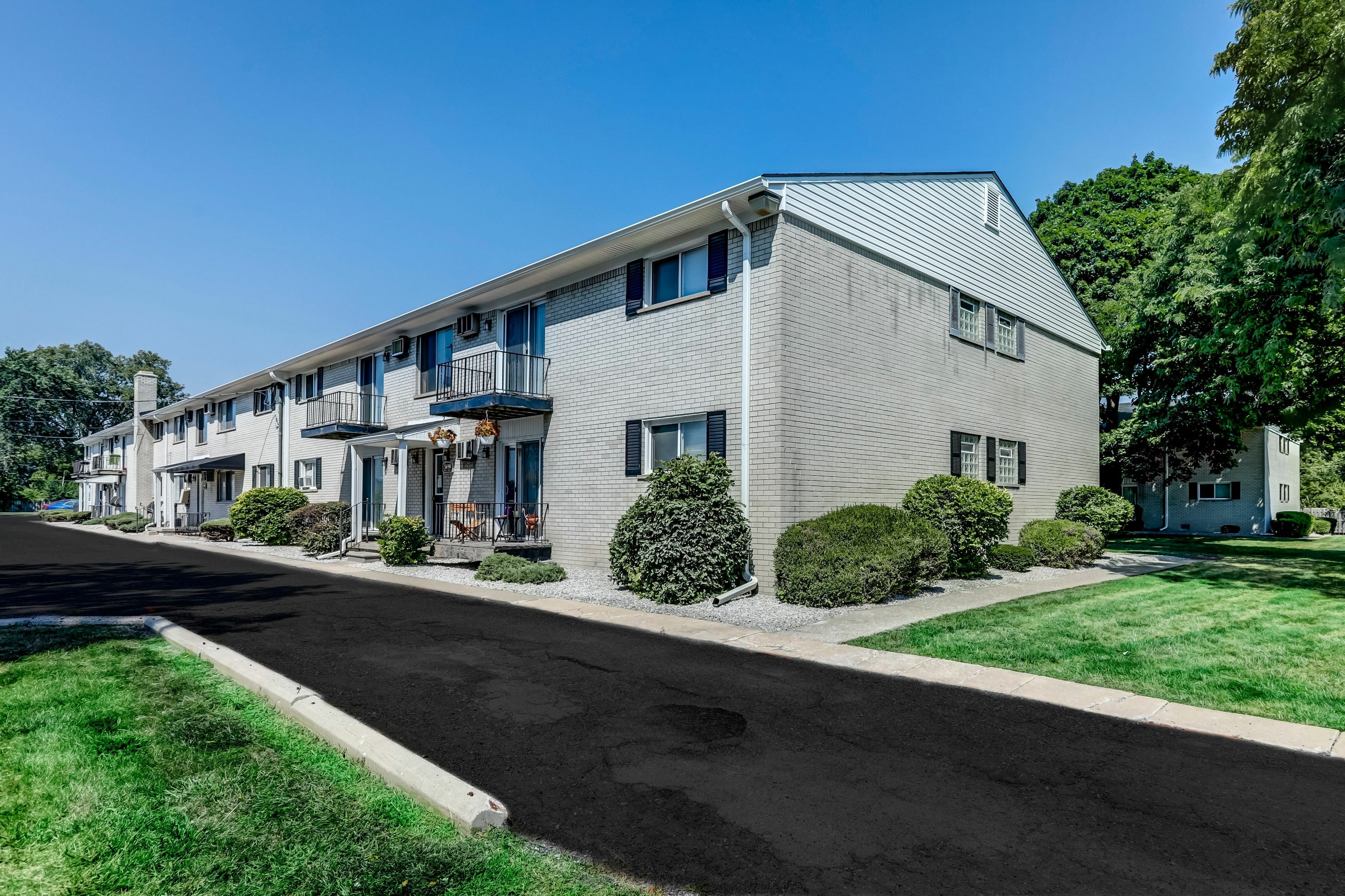 Property Photo:  5680 Pardee 8  MI 48125 2455 