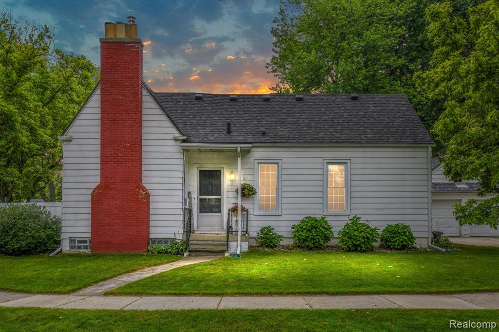 Property Photo: 1129 Fernwood Road MI 48067 1167