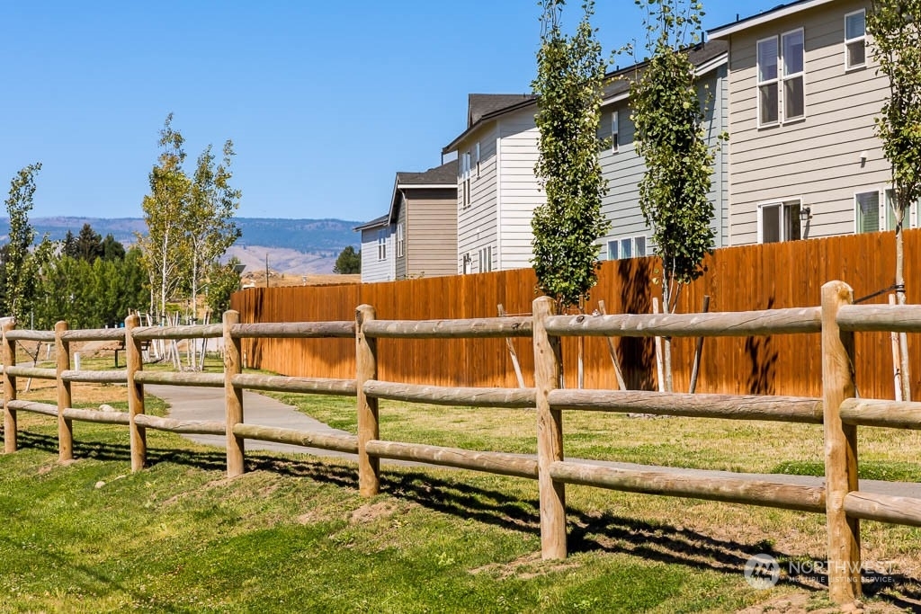 Property Photo:  3106 Wrangler Drive 322  WA 98926 