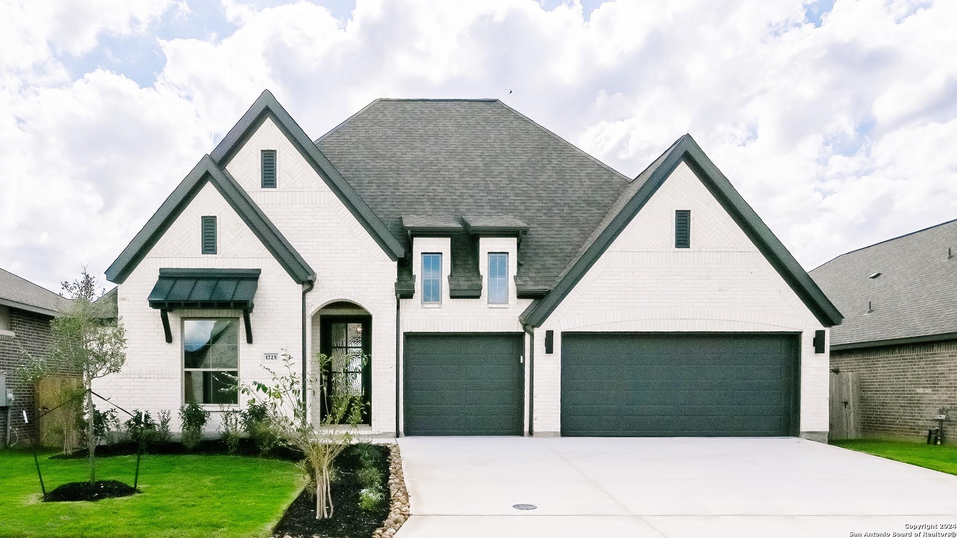 Property Photo: 1725 Windward Way TX 78155