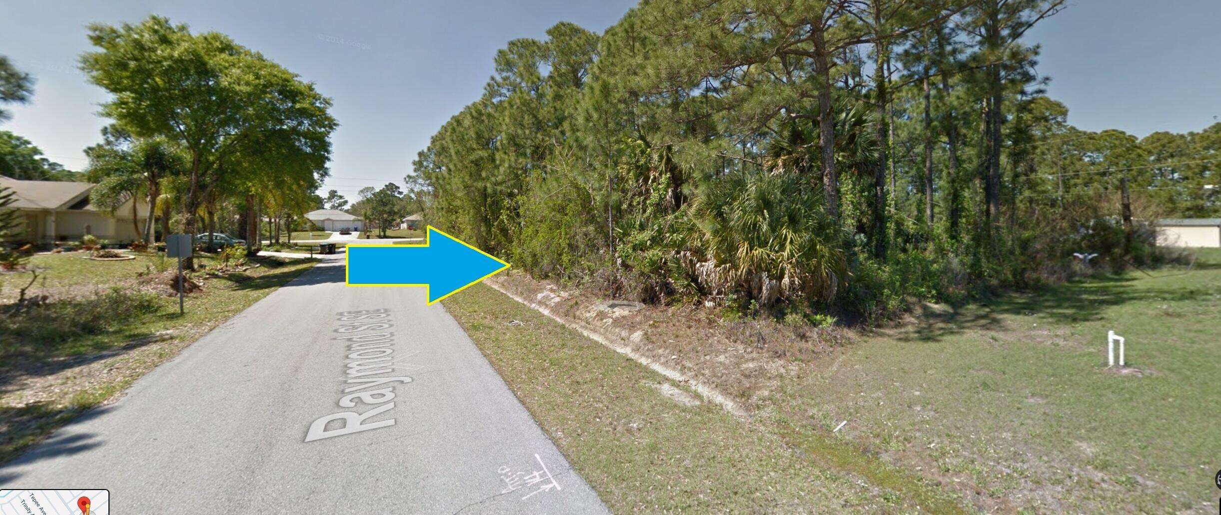 Property Photo:  817 Raymond Street SE  FL 32909 