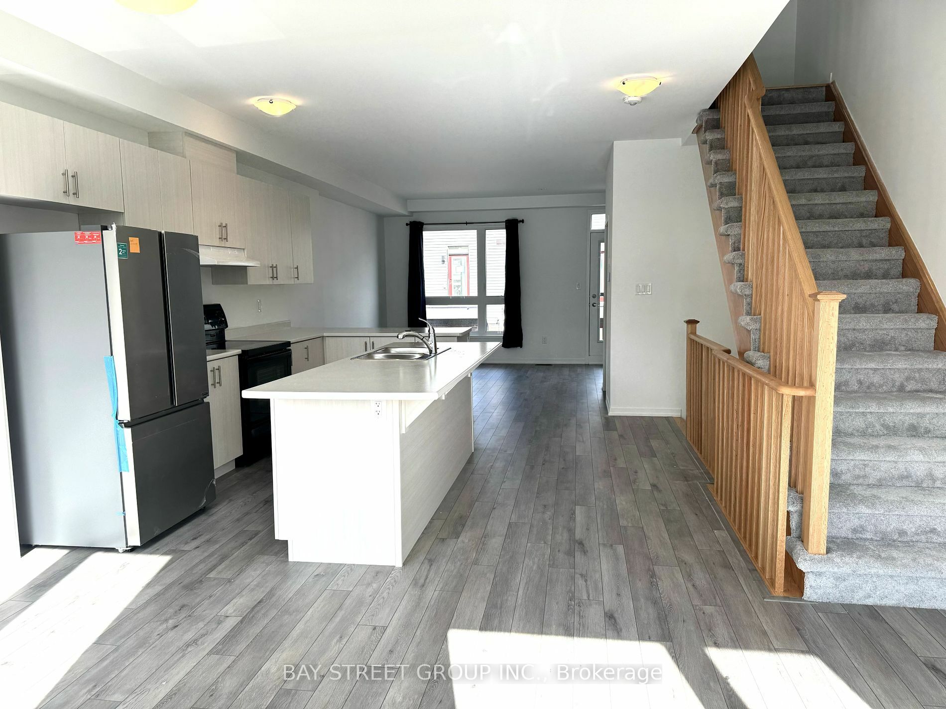 Property Photo:  29 Bateson St  ON L1S 7M3 