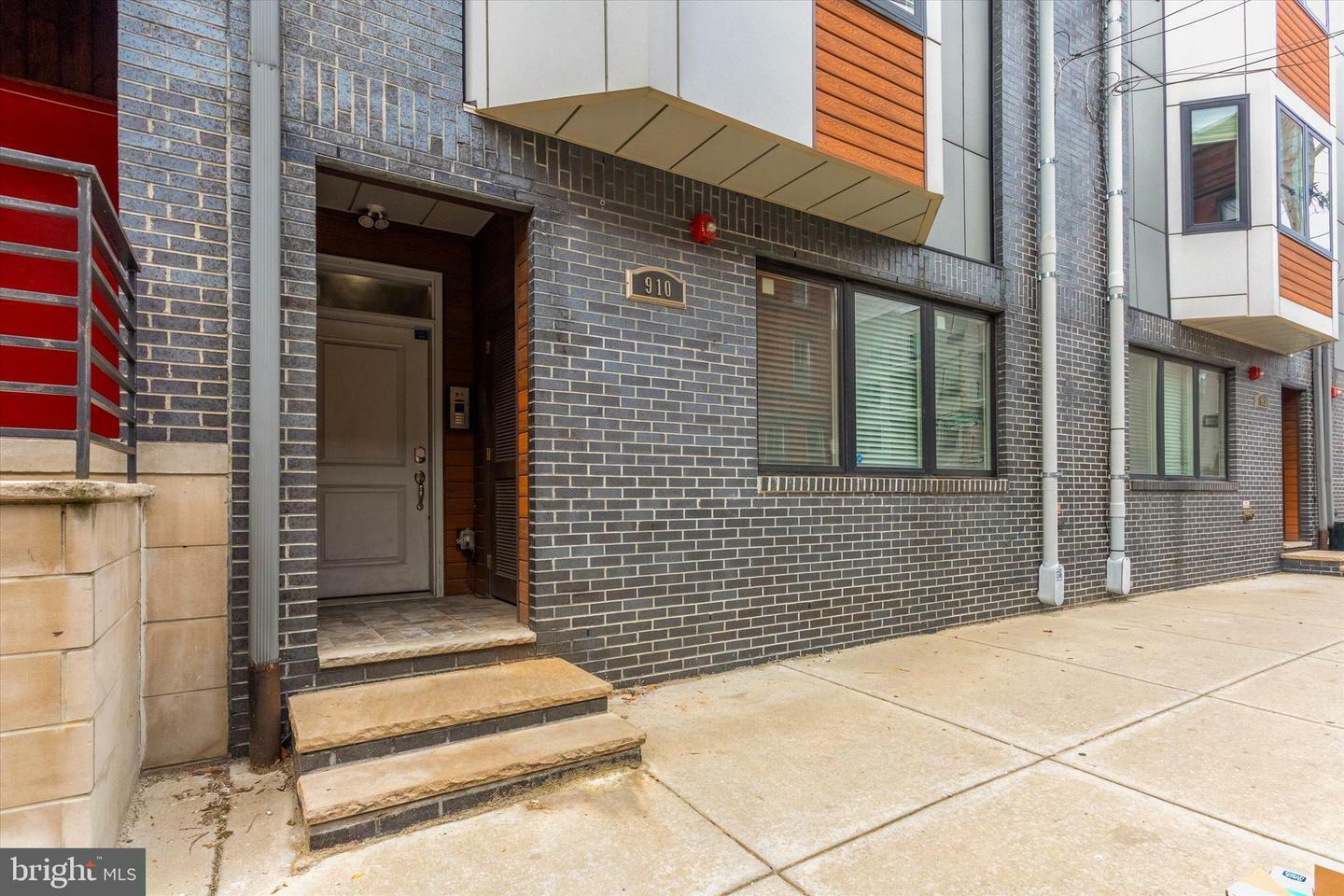 Property Photo:  910 N 16th Street #B  PA 19130 