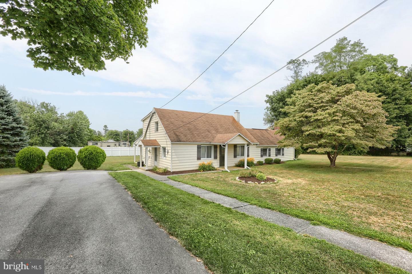 Property Photo:  124 Peach Street  PA 17112 