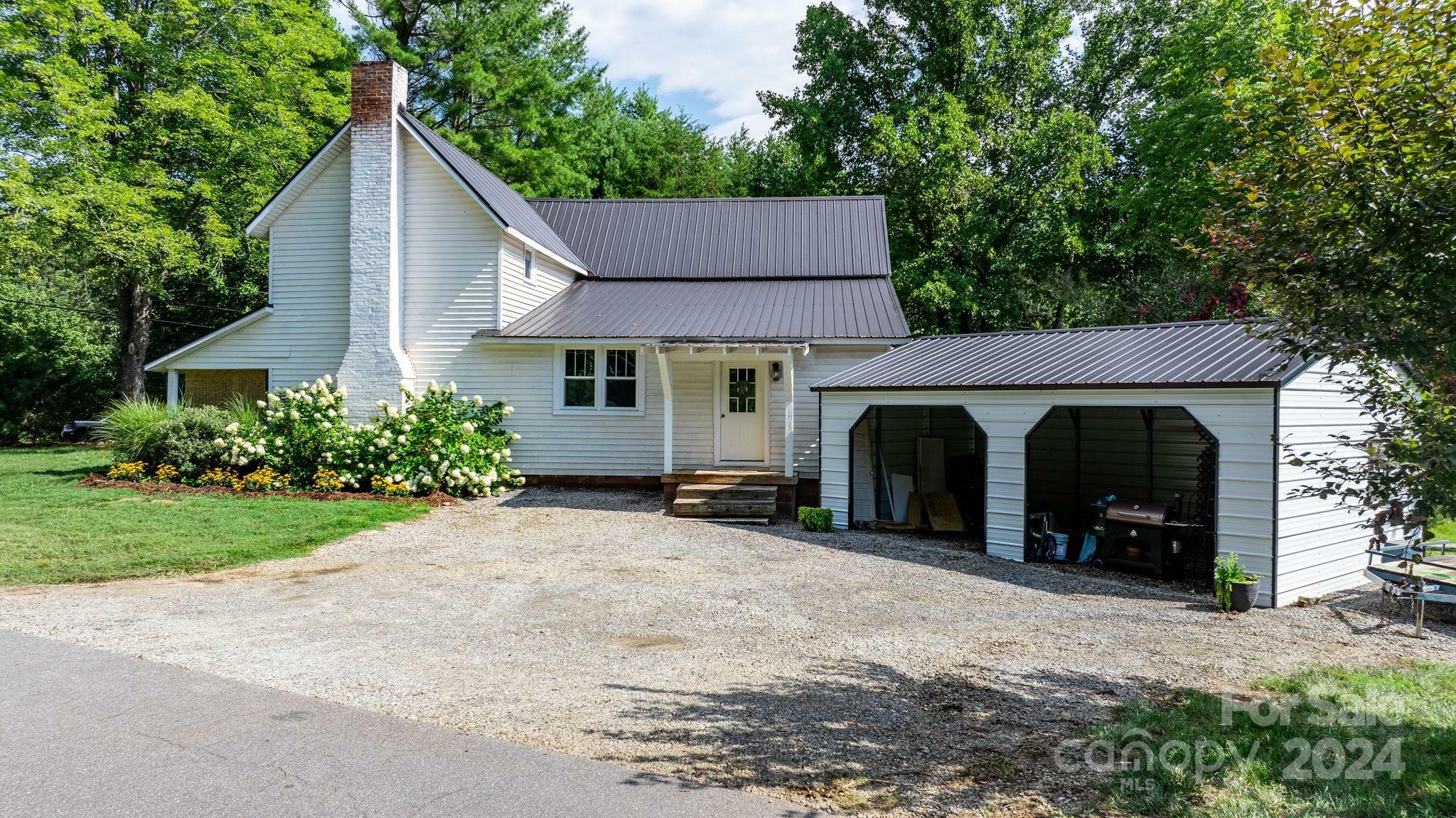 Property Photo:  5664 Rays Dairy Avenue  NC 28655 