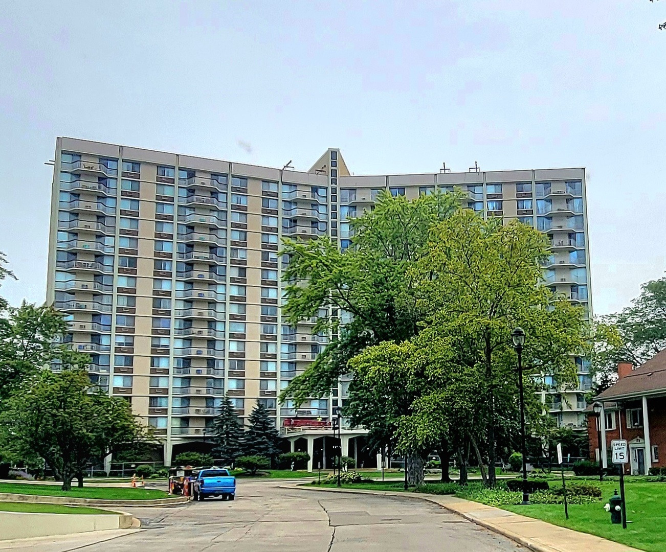 Property Photo:  40 N Tower Road 3C  IL 60523 