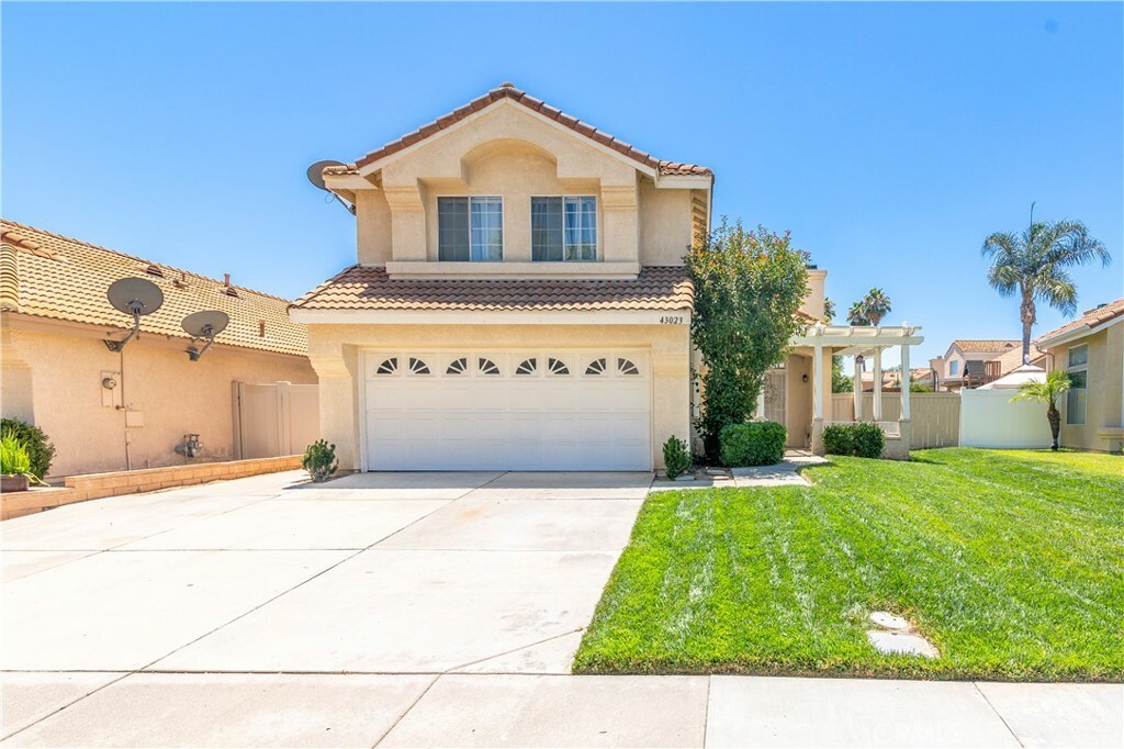 Property Photo:  43023 Camino Casillas  CA 92592 