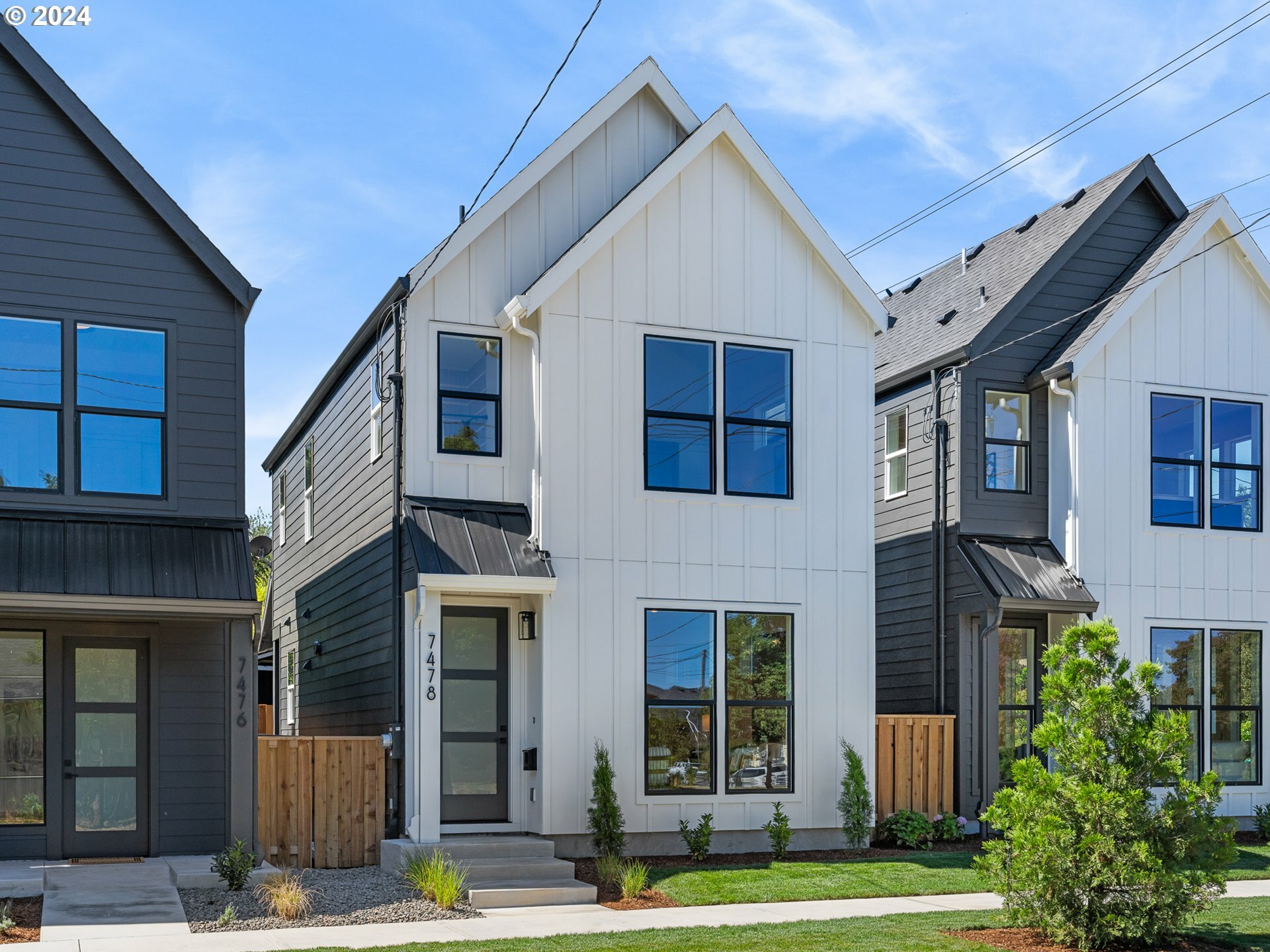 Property Photo:  7478 N Hudson St  OR 97203 