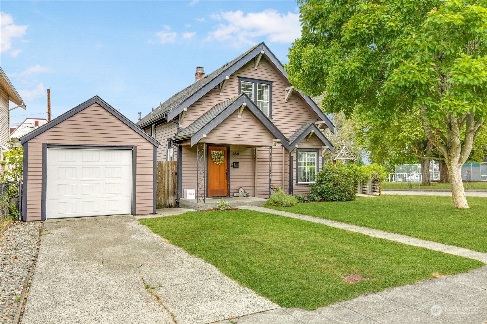 Property Photo:  2331 Oakes Avenue  WA 98201 