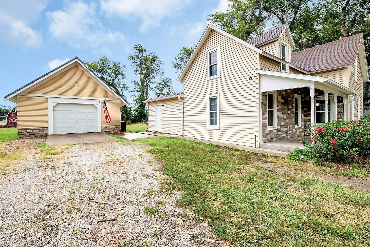 Property Photo:  206 E Main  KS 67053 