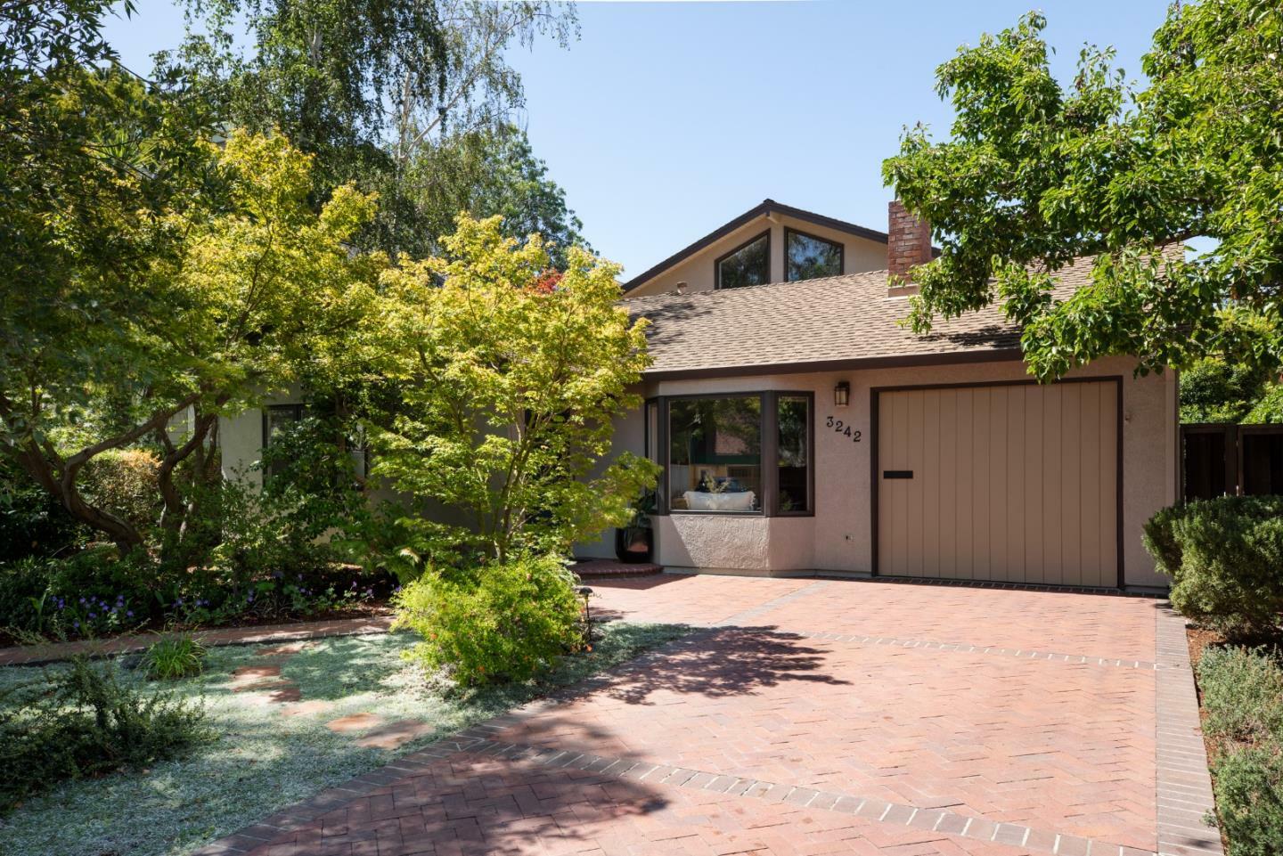 Property Photo:  3242 South Court  CA 94306 