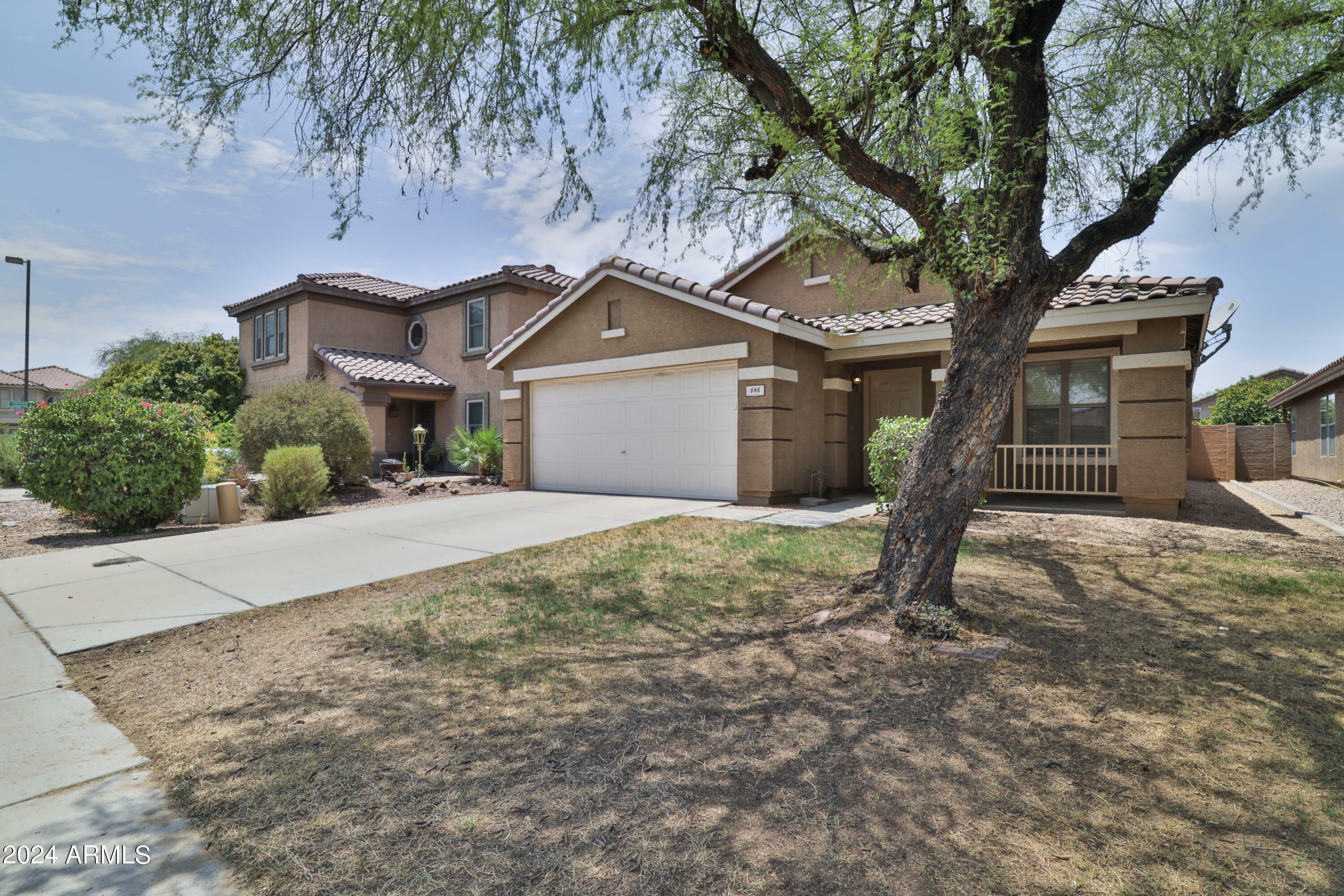 Property Photo:  646 S Colonial Court  AZ 85296 