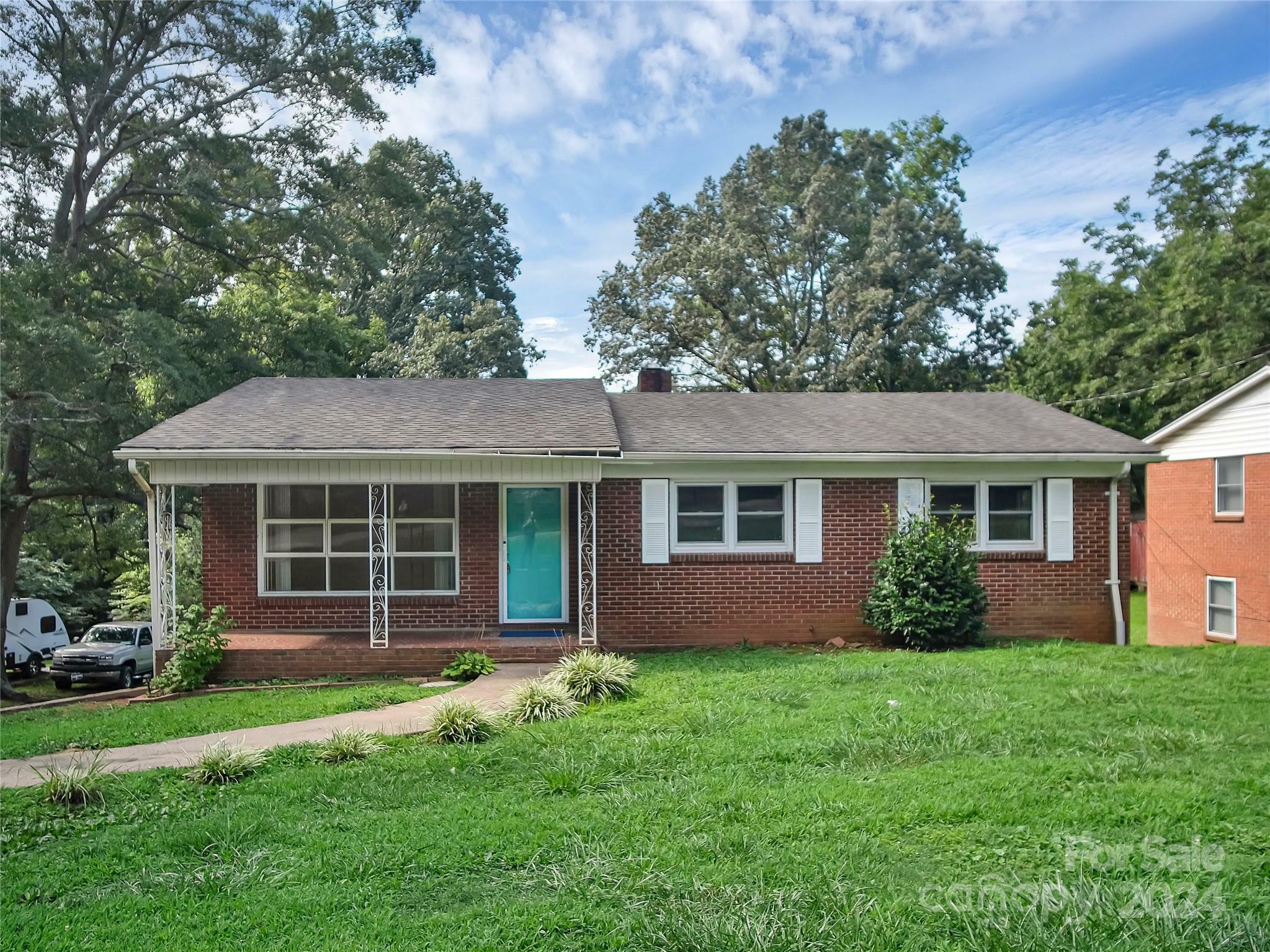 Property Photo:  906 Wyke Road  NC 28150 