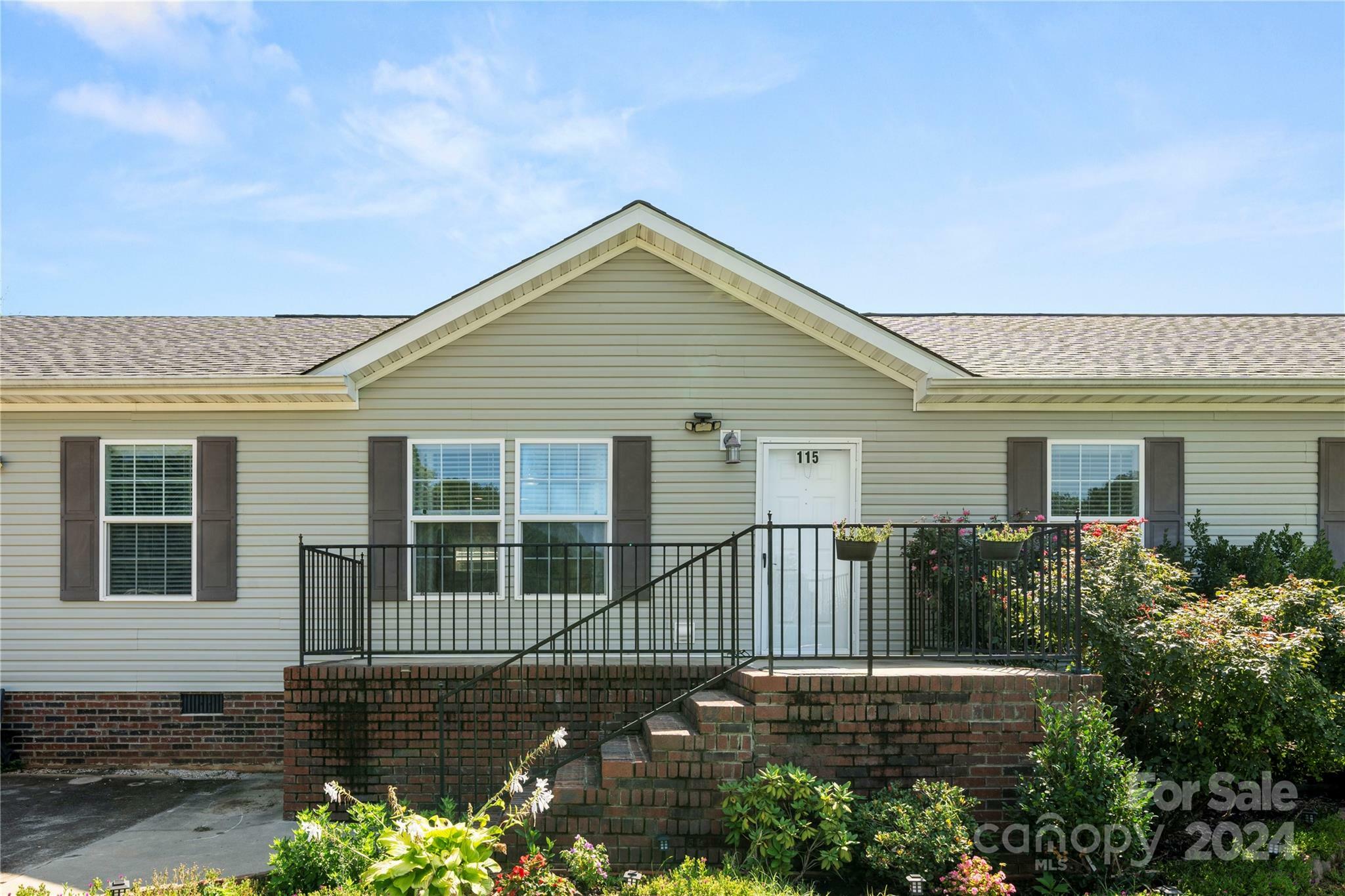 Property Photo:  115 Crystal Bay Drive  NC 28115 