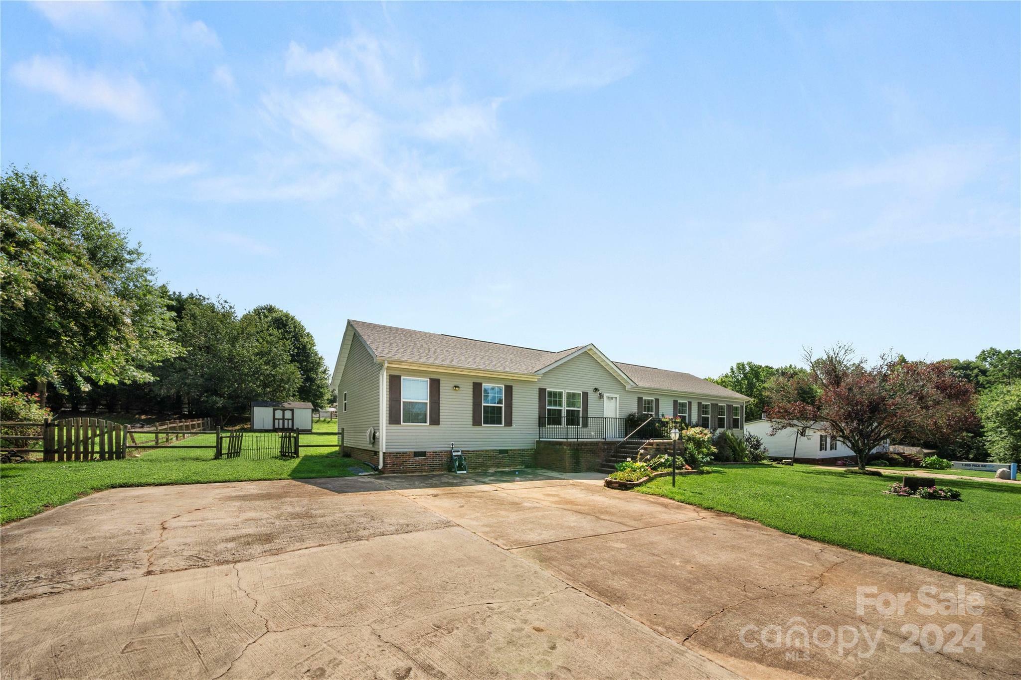 Property Photo:  115 Crystal Bay Drive  NC 28115 