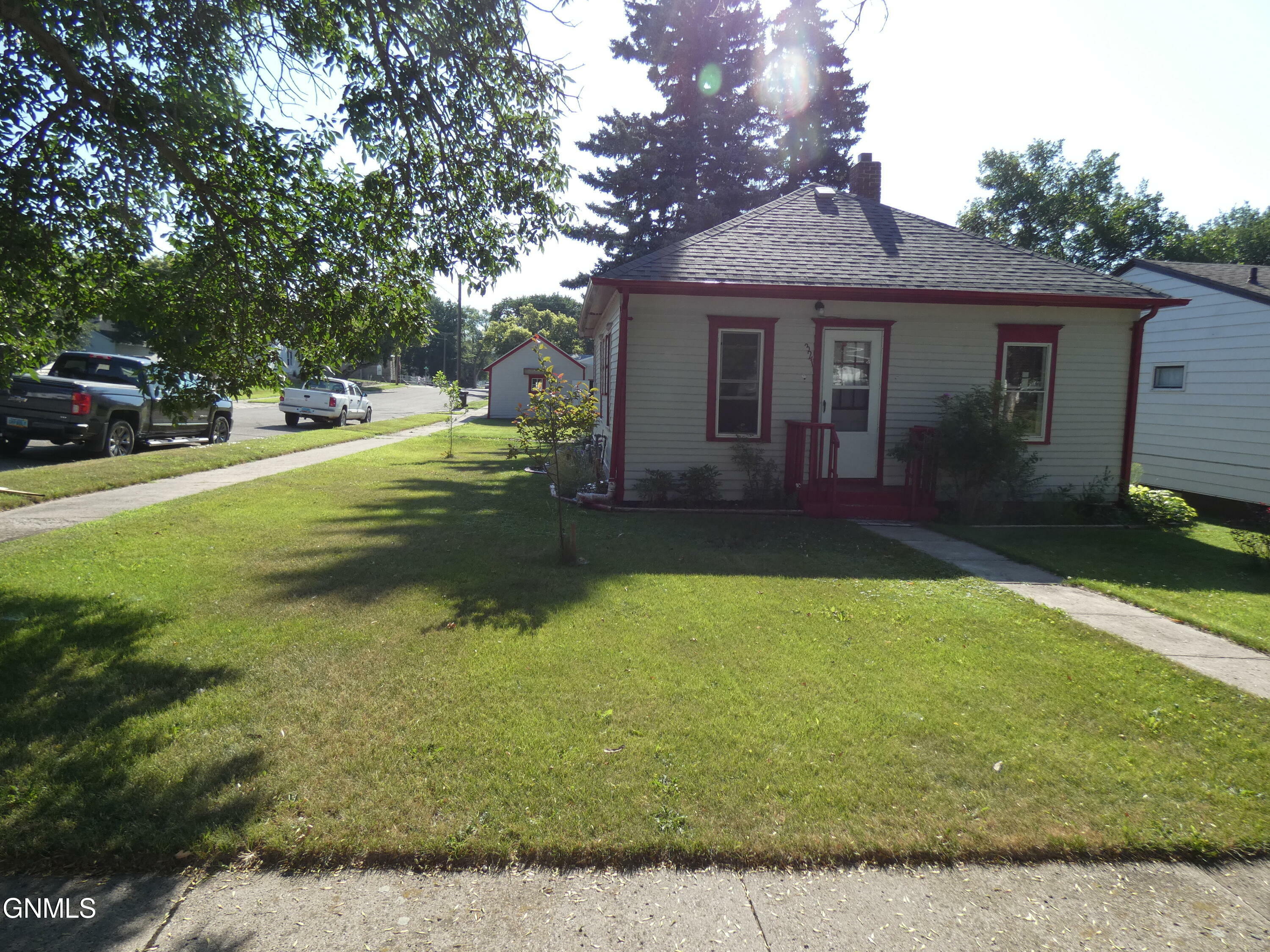 321 2nd Street NW  Linton ND 58552 photo