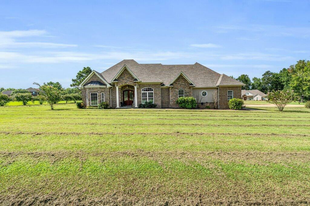 Property Photo: 27 Flagstone Dr MS 39740