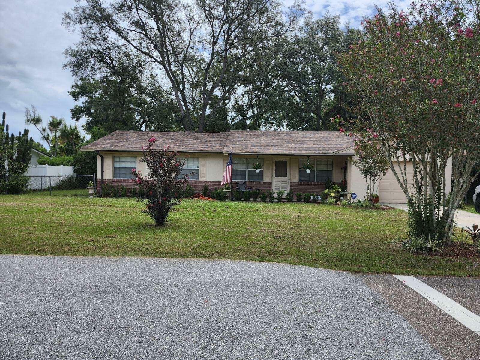 Property Photo:  123 N High Street  FL 32746 