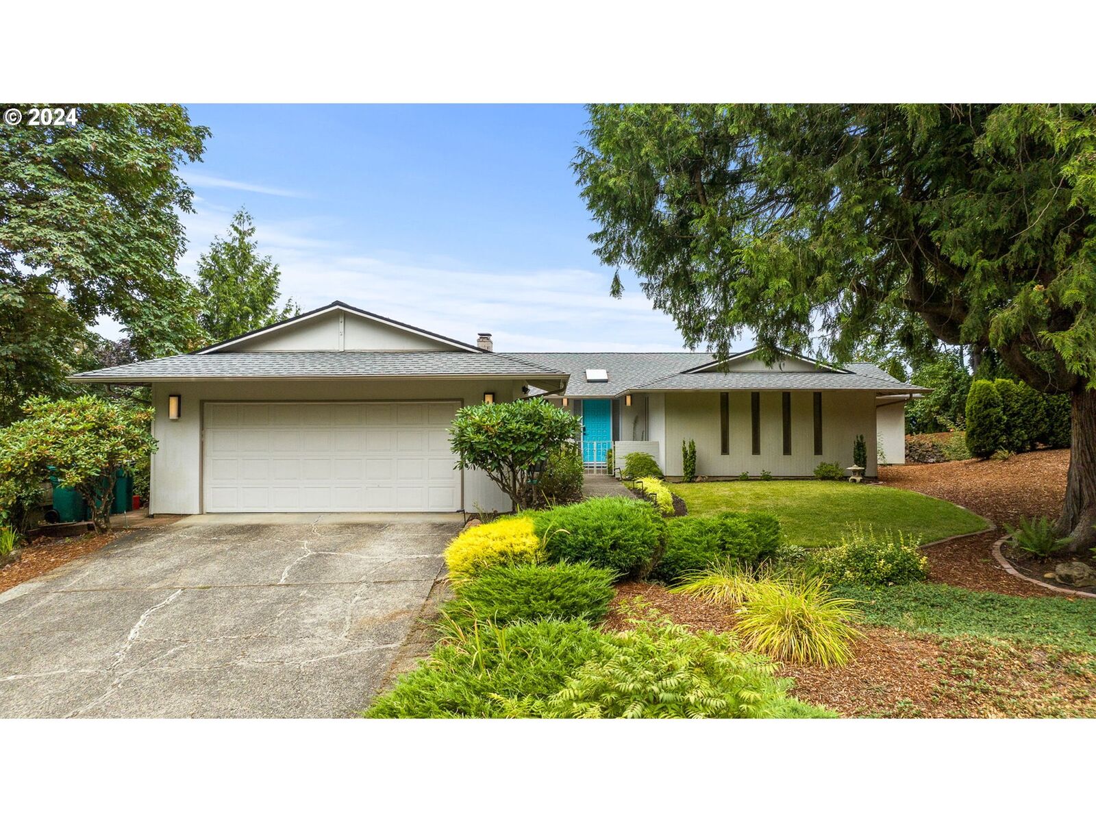 Property Photo: 23623 NE Shamrock Dr NE OR 97060