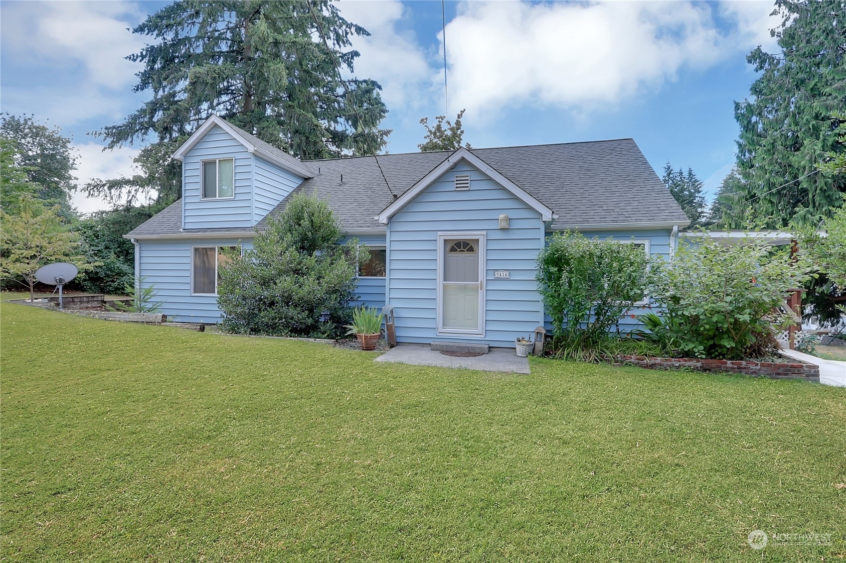 Property Photo:  9414 Pipeline Road E  WA 98373 